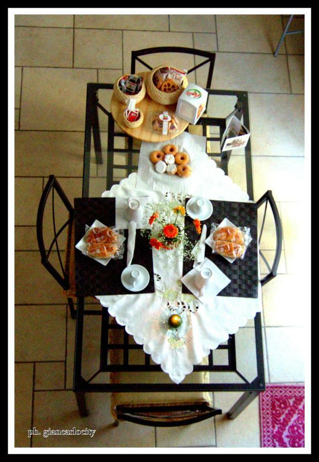 Bed and Breakfast Spicchi Di Sole Neapel Exterior foto