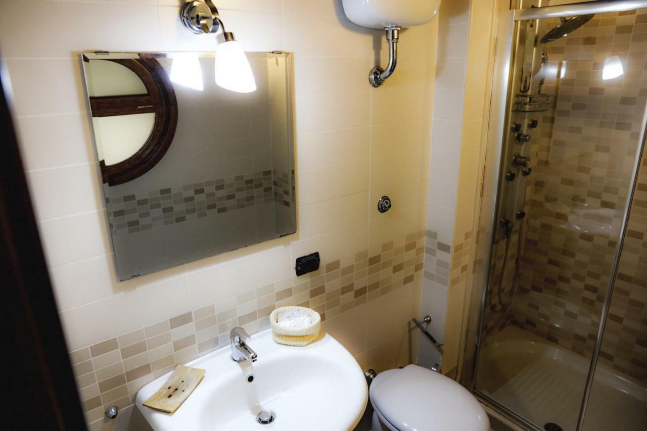 Bed and Breakfast Spicchi Di Sole Neapel Exterior foto